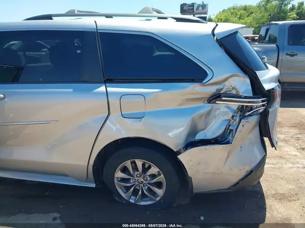 2022 TOYOTA SIENNA auction photo 6