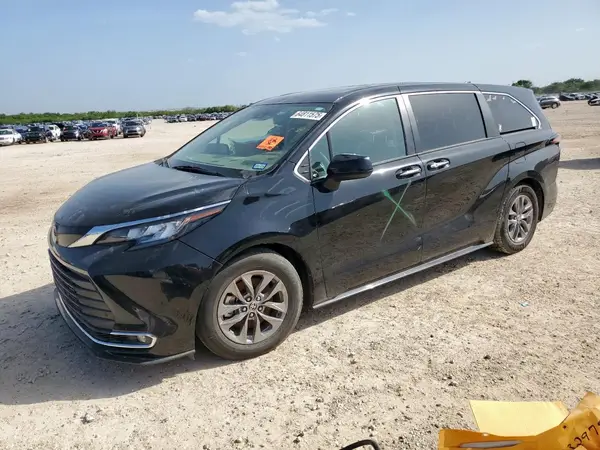 5TDYRKEC7NS130921 2022 TOYOTA SIENNA - Image 1
