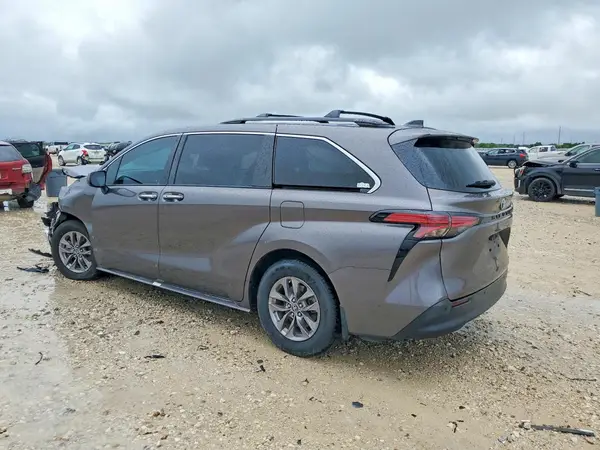 5TDYRKEC7NS132491 2022 TOYOTA SIENNA - Image 2