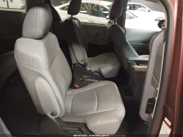 5TDYRKEC7PS143820 2023 TOYOTA SIENNA - Image 8