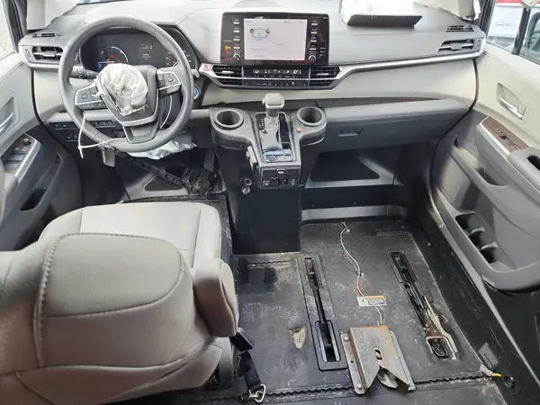 5TDYRKEC7PS146572 2023 TOYOTA SIENNA - Image 8