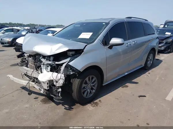 5TDYRKEC7PS152243 2023 TOYOTA SIENNA - Image 2