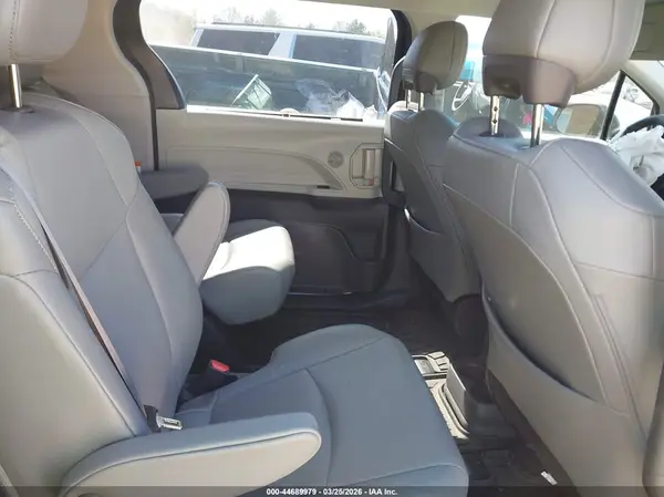 5TDYRKEC7PS152923 2023 TOYOTA SIENNA - Image 8