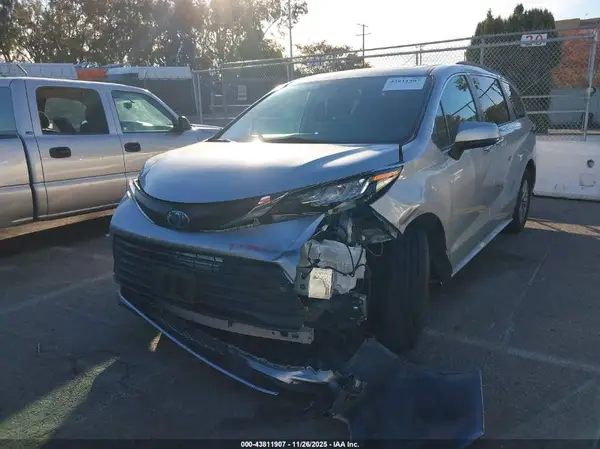 5TDYRKEC7PS161315 2023 TOYOTA SIENNA - Image 2