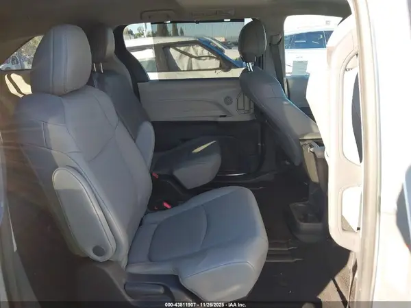5TDYRKEC7PS161315 2023 TOYOTA SIENNA - Image 8