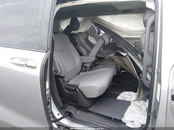 5TDYRKEC7PS165414 2023 TOYOTA SIENNA - Image 8
