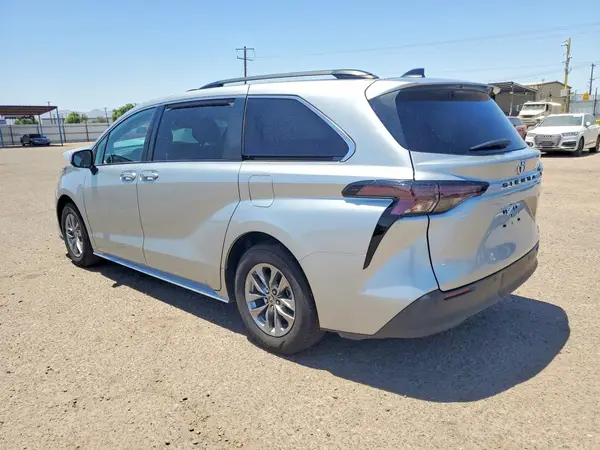 5TDYRKEC7RS182653 2024 TOYOTA SIENNA - Image 2