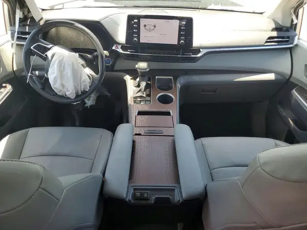 5TDYRKEC7RS182653 2024 TOYOTA SIENNA - Image 8