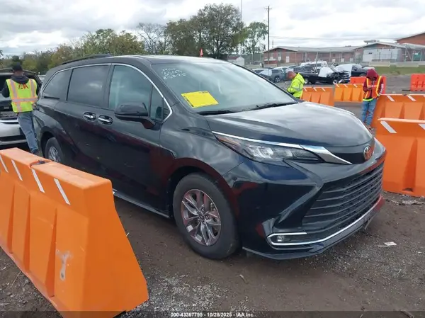 5TDYRKEC7RS193023 2024 TOYOTA SIENNA - Image 1