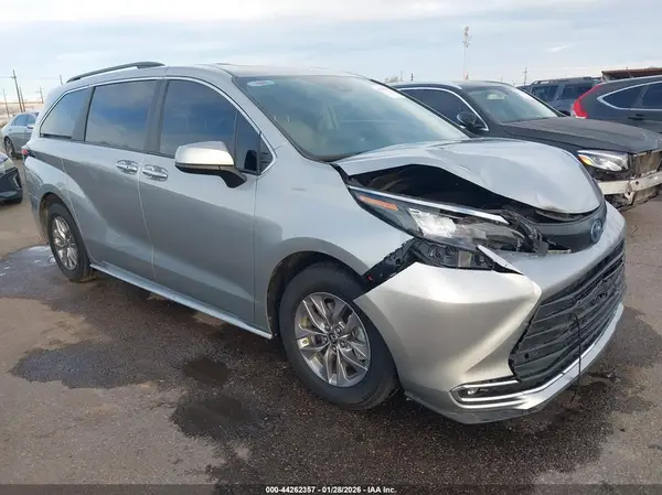 5TDYRKEC7RS211004 2024 TOYOTA SIENNA - Image 1