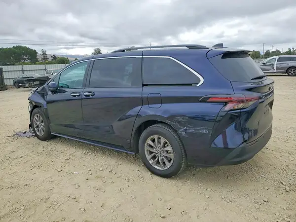 5TDYRKEC7RS214727 2024 TOYOTA SIENNA - Image 2
