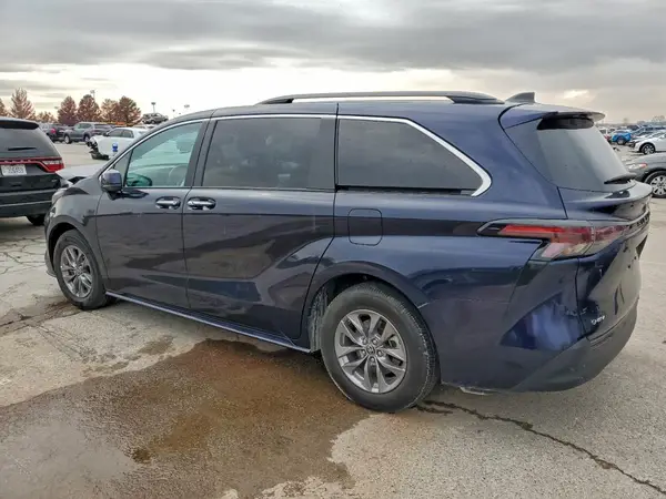 5TDYRKEC7SS233848 2025 TOYOTA SIENNA - Image 2