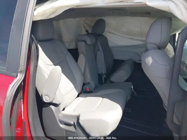 5TDYRKEC7SS236507 2025 TOYOTA SIENNA - Image 8
