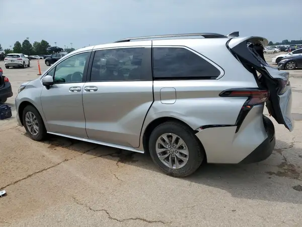 5TDYRKEC7SS248916 2025 TOYOTA SIENNA - Image 2