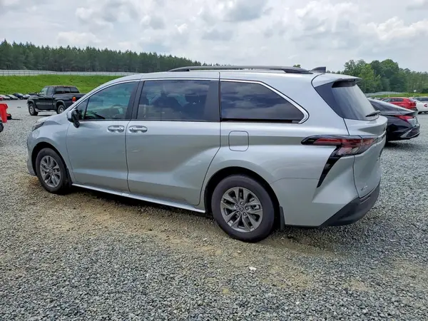 5TDYRKEC7SS268941 2025 TOYOTA SIENNA - Image 2