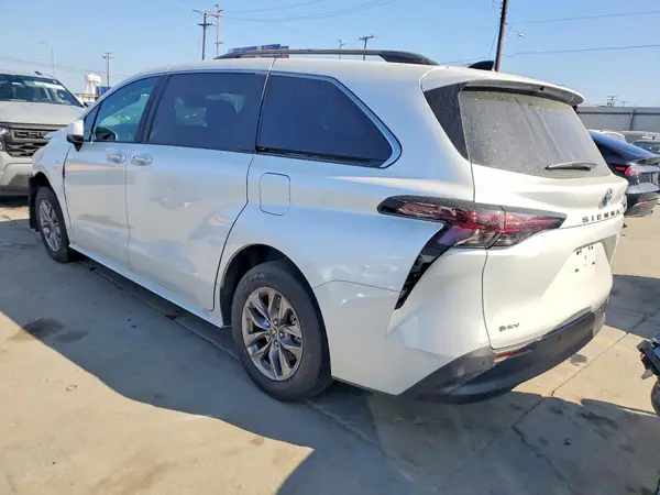 5TDYRKEC7SS285481 2025 TOYOTA SIENNA - Image 2