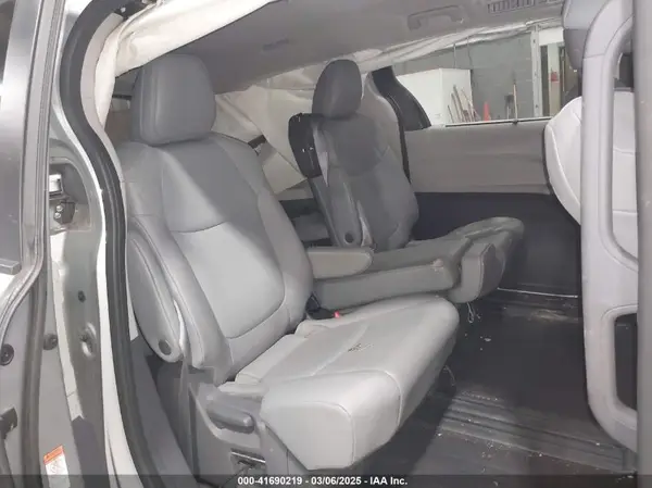 5TDYRKEC8MS012536 2021 TOYOTA SIENNA - Image 8