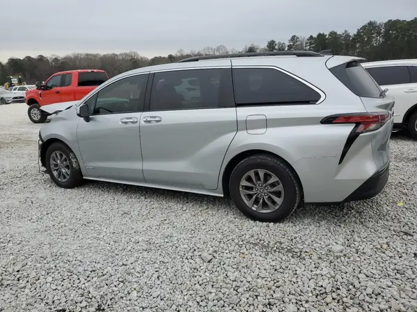 5TDYRKEC8MS026582 2021 TOYOTA SIENNA - Image 2