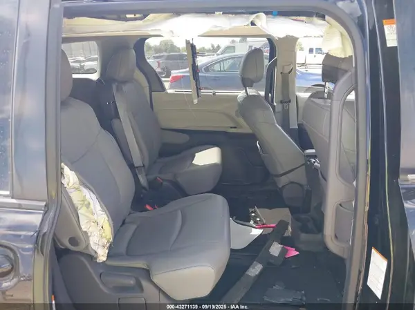 5TDYRKEC8MS030289 2021 TOYOTA SIENNA - Image 8