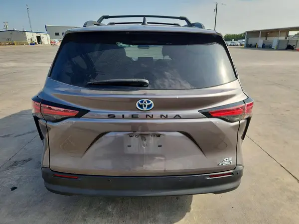 2021 TOYOTA SIENNA auction photo 6