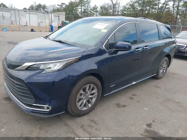 5TDYRKEC8MS059470 2021 TOYOTA SIENNA - Image 2
