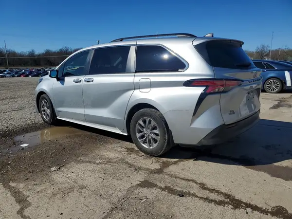 5TDYRKEC8MS074275 2021 TOYOTA SIENNA - Image 2