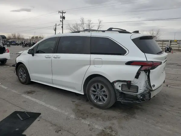 5TDYRKEC8NS080000 2022 TOYOTA SIENNA - Image 2