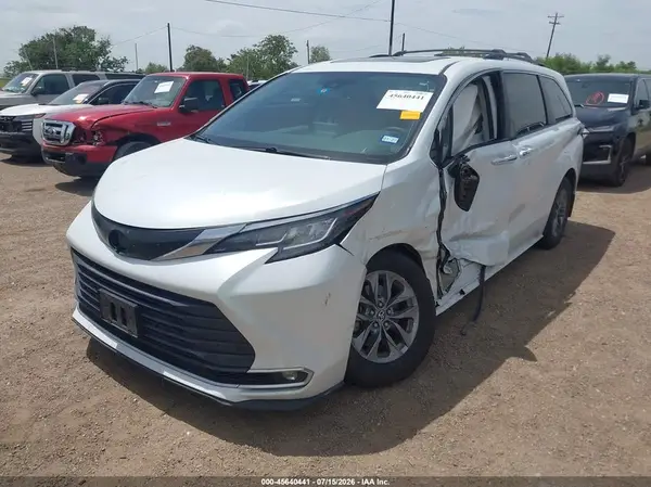 5TDYRKEC8NS090994 2022 TOYOTA SIENNA - Image 2