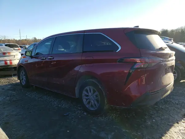 5TDYRKEC8NS102951 2022 TOYOTA SIENNA - Image 2