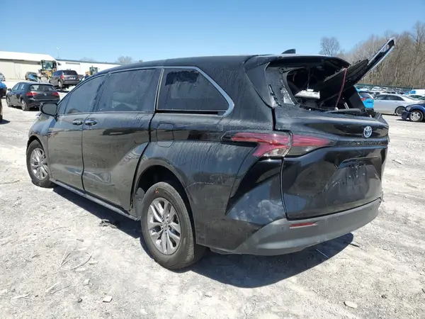 5TDYRKEC8NS106689 2022 TOYOTA SIENNA - Image 2