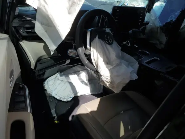 5TDYRKEC8NS106689 2022 TOYOTA SIENNA - Image 8