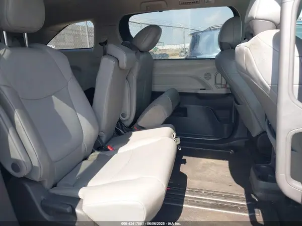 5TDYRKEC8NS109477 2022 TOYOTA SIENNA - Image 8
