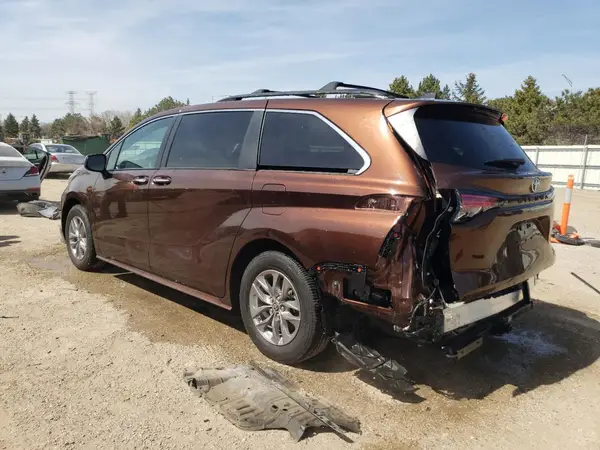 5TDYRKEC8NS111603 2022 TOYOTA SIENNA - Image 2