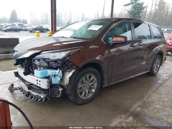 5TDYRKEC8NS114551 2022 TOYOTA SIENNA - Image 2