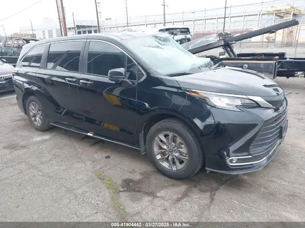 5TDYRKEC8NS123217 2022 TOYOTA SIENNA - Image 1