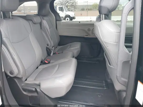 5TDYRKEC8NS126392 2022 TOYOTA SIENNA - Image 8
