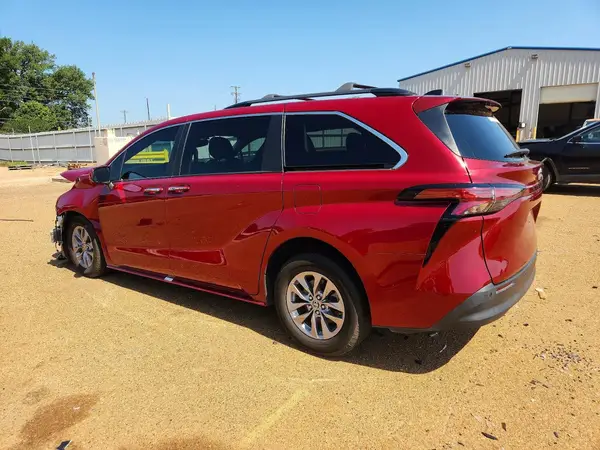 5TDYRKEC8NS130667 2022 TOYOTA SIENNA - Image 2