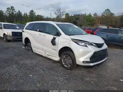 5TDYRKEC8NS132922 2022 TOYOTA SIENNA