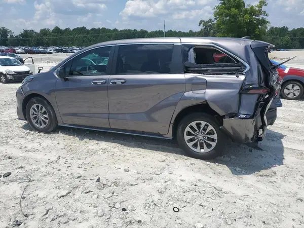 5TDYRKEC8PS139257 2023 TOYOTA SIENNA - Image 2