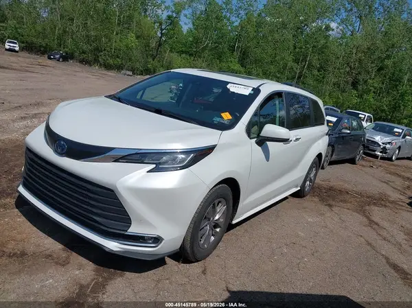 5TDYRKEC8PS146810 2023 TOYOTA SIENNA - Image 2