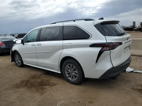 5TDYRKEC8PS155832 2023 TOYOTA SIENNA - Image 2