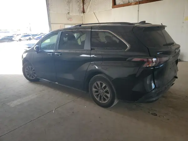 5TDYRKEC8PS156494 2023 TOYOTA SIENNA - Image 2