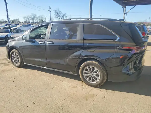 5TDYRKEC8PS164305 2023 TOYOTA SIENNA - Image 2
