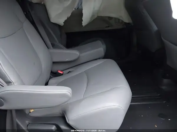 5TDYRKEC8PS173845 2023 TOYOTA SIENNA - Image 8
