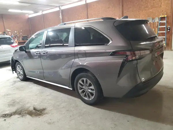 5TDYRKEC8PS175983 2023 TOYOTA SIENNA - Image 2