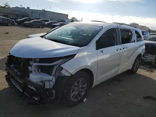 5TDYRKEC8RS189658 2024 TOYOTA SIENNA - Image 1