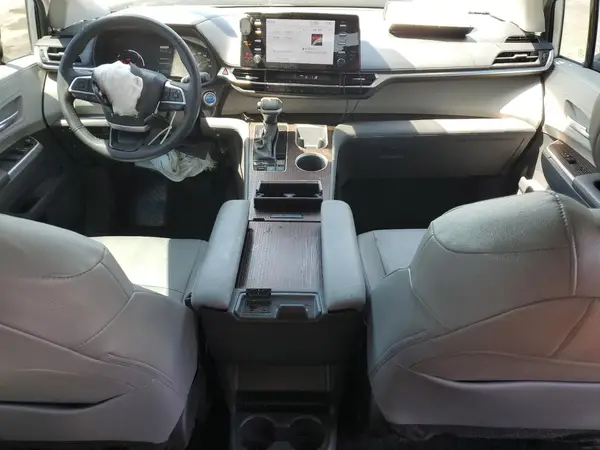 5TDYRKEC8RS190258 2024 TOYOTA SIENNA - Image 8