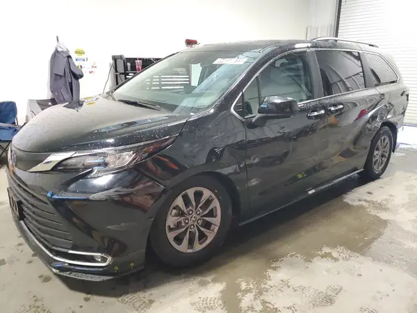 5TDYRKEC8RS194472 2024 TOYOTA SIENNA - Image 1