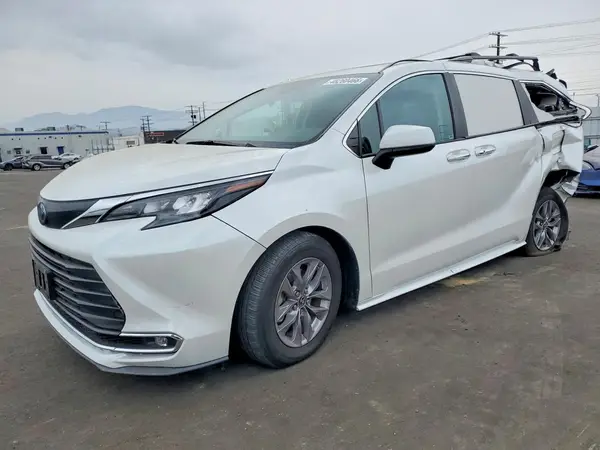 5TDYRKEC8RS198960 2024 TOYOTA SIENNA - Image 1