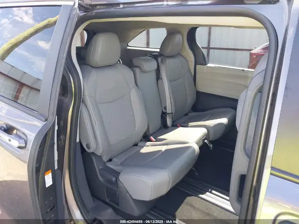 5TDYRKEC8RS205549 2024 TOYOTA SIENNA - Image 8